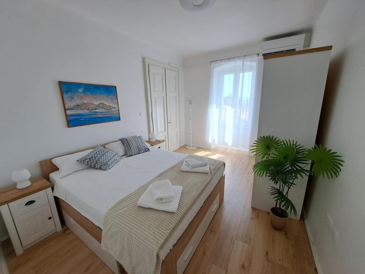 Freesia Apartment